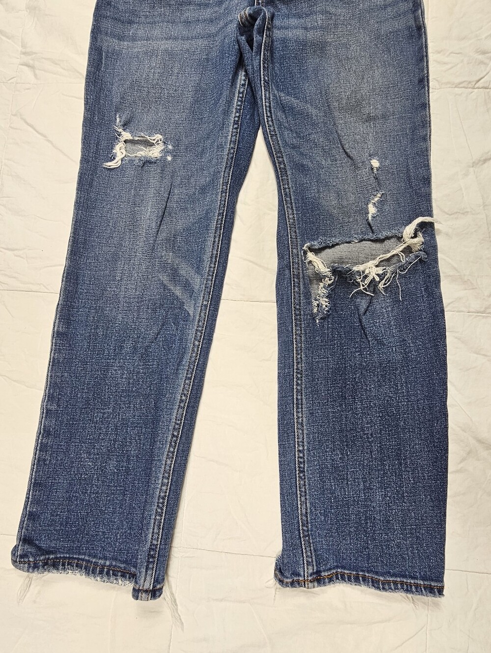Abercrombie The Ankle Straight Leg Distressed Denim Jeans Women’s Size 26 - Picture 4 of 10